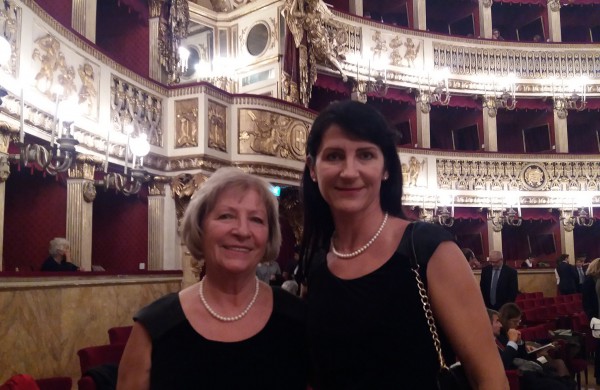 Marijonos Širvelinės sodyboje – įspūdinga ir įvairiaspalvė jurginų alėja 