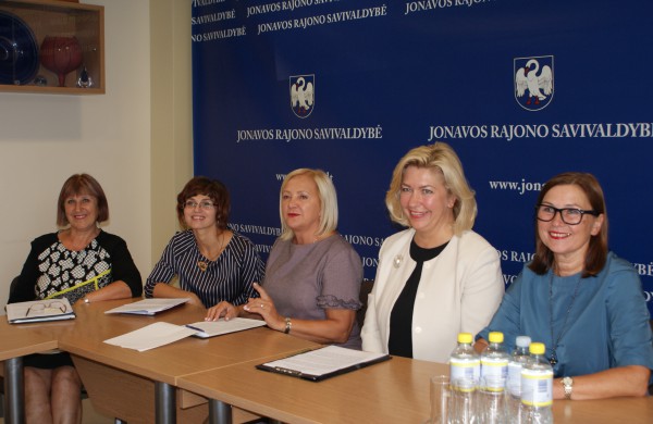 Spaudos konferencijoje – apie LR vaiko teisių apsaugos pagrindų įstatymą