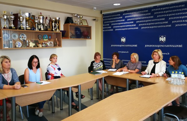 Spaudos konferencijoje – apie LR vaiko teisių apsaugos pagrindų įstatymą