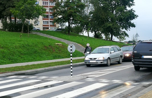 Daugiau nei 10 vairuotojų sulauks baudų už KET pažeidimus šalia mokyklų
