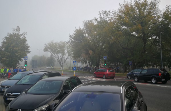 Daugiau nei 100 „raliečių“ dviračiais išriedėjo į miestą