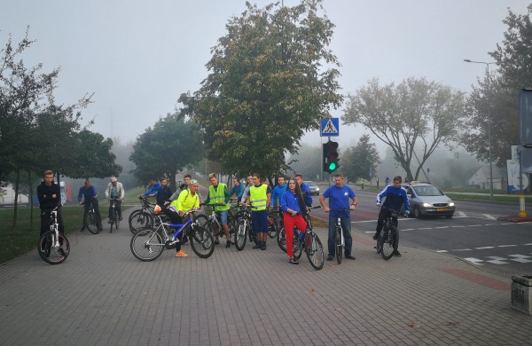 Daugiau nei 100 „raliečių“ dviračiais išriedėjo į miestą