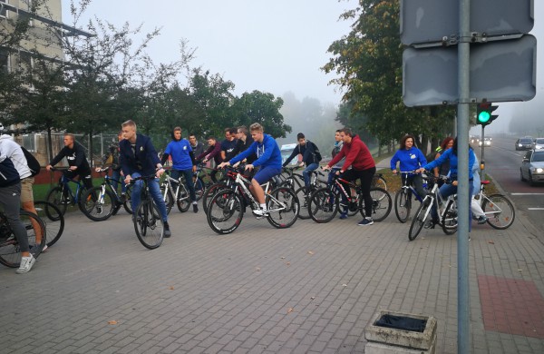 Daugiau nei 100 „raliečių“ dviračiais išriedėjo į miestą