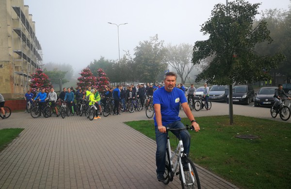Daugiau nei 100 „raliečių“ dviračiais išriedėjo į miestą