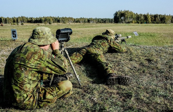 Snaiperiai iš devynių NATO valstybių ir Ukrainos Rukloje varžėsi dėl taikliausiojo titulo