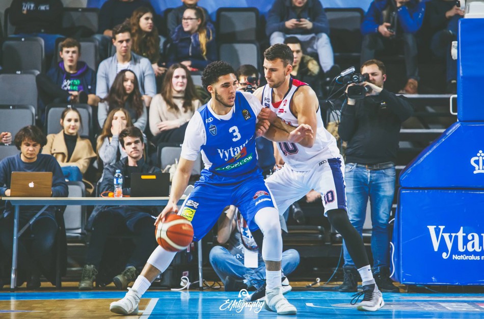 „Sintek-Jonava“ klubas pirmasis išmėgins jėgas su Lietuvoje viešinčia brolių Ballų ekipa