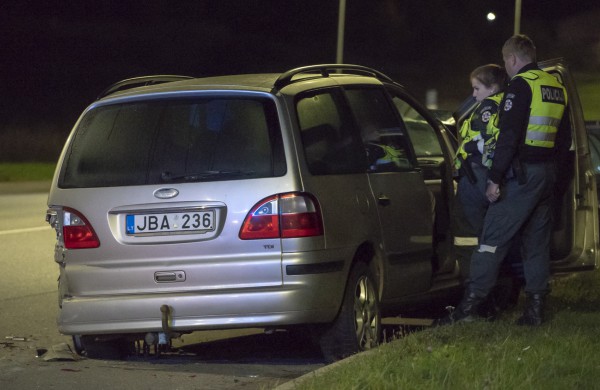 Per vieną parą – girtuoklystės, avarijos ir vagystės