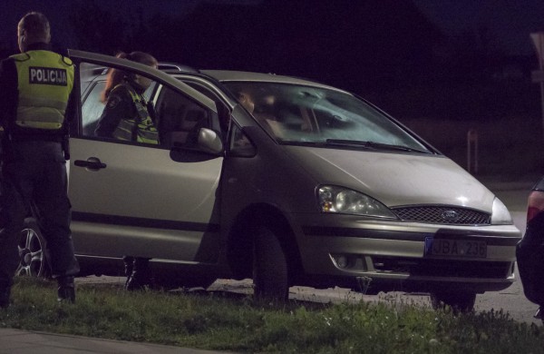 Per vieną parą – girtuoklystės, avarijos ir vagystės