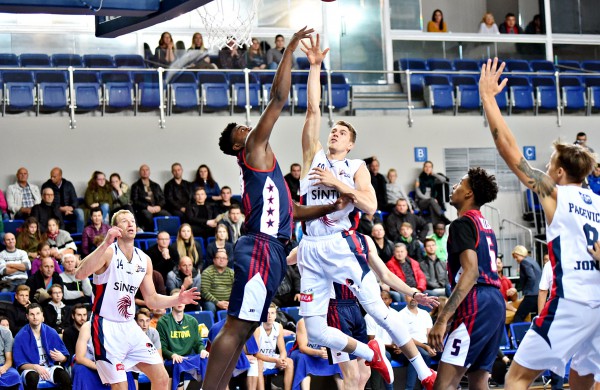 „Sintek-Jonava“ įveikė daugiau nei pusę savo komandos taškų pelniusių brolių Ballų ekipą