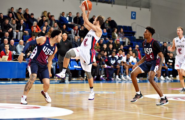 „Sintek-Jonava“ įveikė daugiau nei pusę savo komandos taškų pelniusių brolių Ballų ekipą