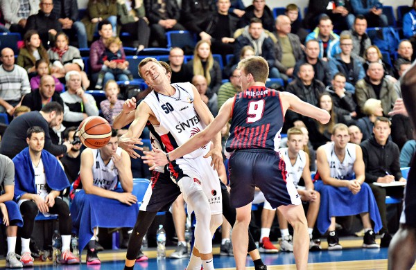 „Sintek-Jonava“ įveikė daugiau nei pusę savo komandos taškų pelniusių brolių Ballų ekipą