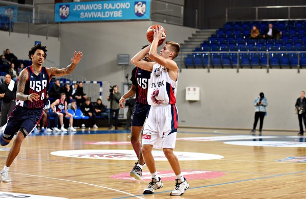 „Sintek-Jonava“ įveikė daugiau nei pusę savo komandos taškų pelniusių brolių Ballų ekipą
