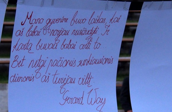 Joninių slėnyje jonaviečiai rašė laiškus norintiems pasitraukti iš gyvenimo