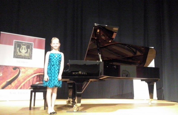 Devynmetė jonavietė Santa – tarptautinio konkurso laureatė