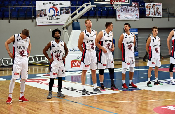 Antrą kartą Ballų ekipą įveikusi „Sintek-Jonava“ tapo Jonavos rajono mero taurės laimėtoja