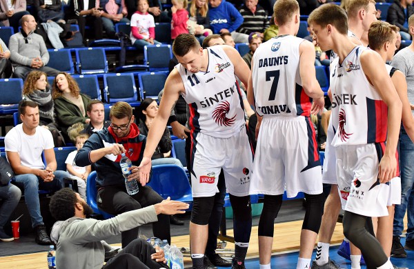 Antrą kartą Ballų ekipą įveikusi „Sintek-Jonava“ tapo Jonavos rajono mero taurės laimėtoja