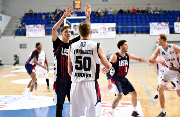 Antrą kartą Ballų ekipą įveikusi „Sintek-Jonava“ tapo Jonavos rajono mero taurės laimėtoja