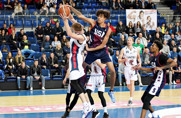 Antrą kartą Ballų ekipą įveikusi „Sintek-Jonava“ tapo Jonavos rajono mero taurės laimėtoja