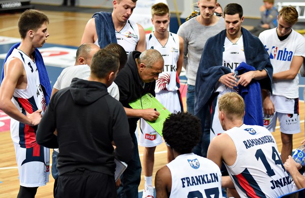 Antrą kartą Ballų ekipą įveikusi „Sintek-Jonava“ tapo Jonavos rajono mero taurės laimėtoja