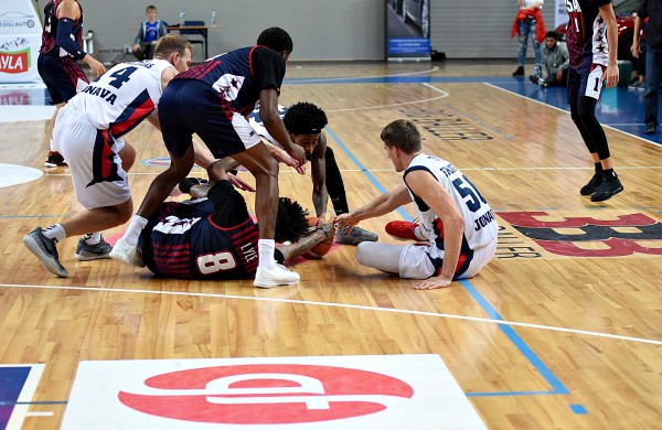 Antrą kartą Ballų ekipą įveikusi „Sintek-Jonava“ tapo Jonavos rajono mero taurės laimėtoja