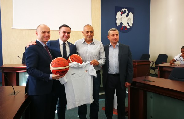Jonavos rajono meras palinkėjo „Sintek-Jonavos“ klubui „atrakinti“ duris į LKL čempionatą