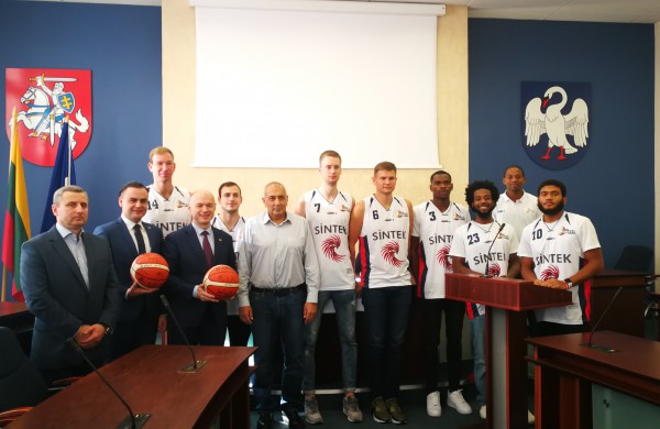 Jonavos rajono meras palinkėjo „Sintek-Jonavos“ klubui „atrakinti“ duris į LKL čempionatą