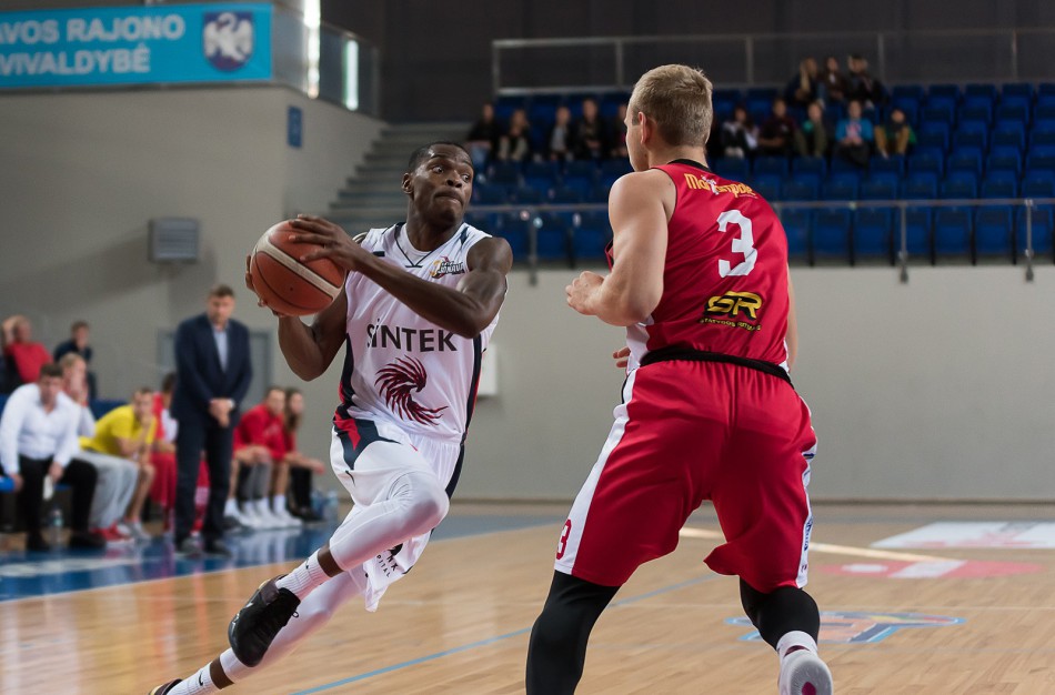 Prie "Sintek - Jonava" ekipos prisijungė sėkmingai NKL čempionate debiutavęs D.Thomasas 