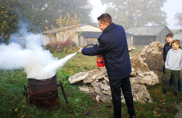 Karjeros dienos: dūmai, ugnis, sirenos, žmonių evakuacija