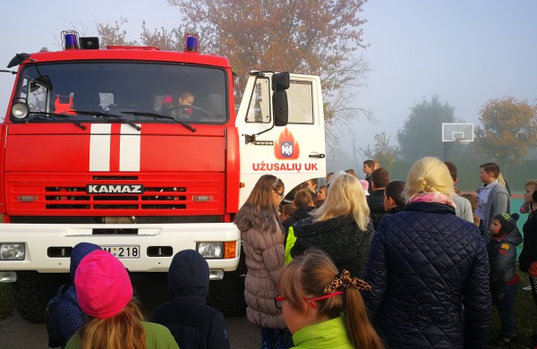 Karjeros dienos: dūmai, ugnis, sirenos, žmonių evakuacija
