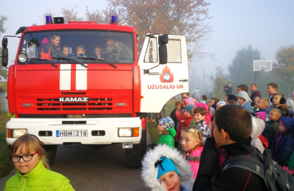 Karjeros dienos: dūmai, ugnis, sirenos, žmonių evakuacija