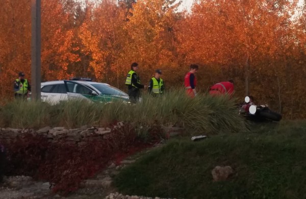 Motociklininkui nepavyko išvengti susidūrimo