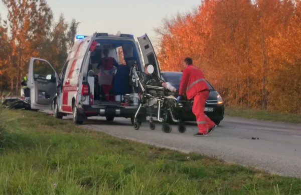 Motociklininkui nepavyko išvengti susidūrimo