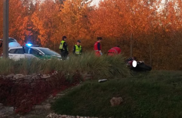 Motociklininkui nepavyko išvengti susidūrimo