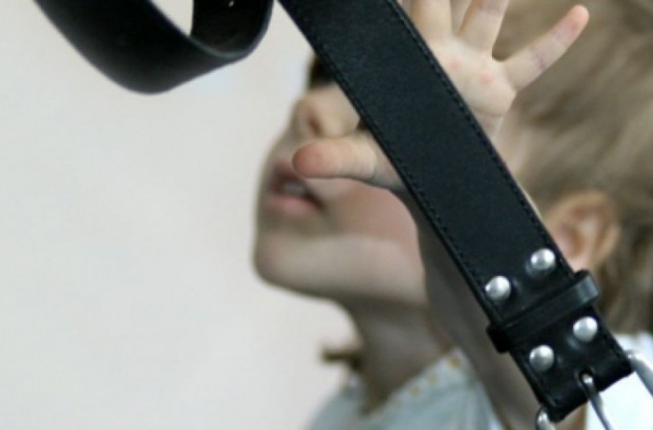 Kodėl svarbu nedelsti pranešti apie skriaudžiamą vaiką?