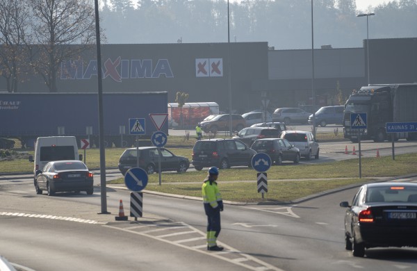 Kelių direkcija prašo vairuotojų kantrybės
