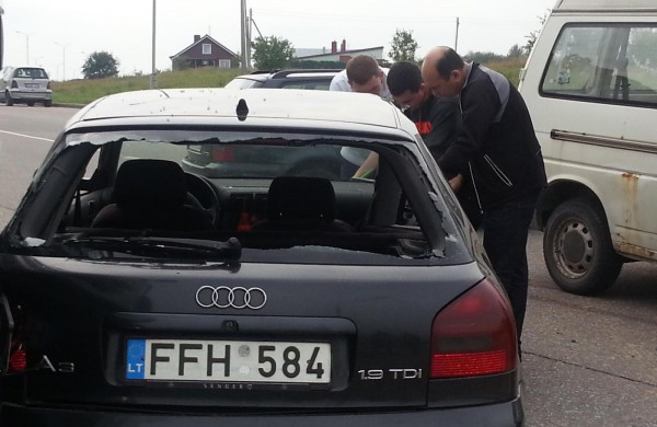 Į avariją pateko trys automobiliai