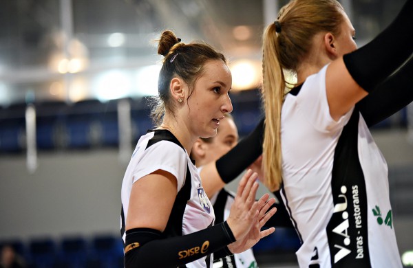 Baltijos moterų tinklinio čempionate - permainingas Lietuvos komandų startas