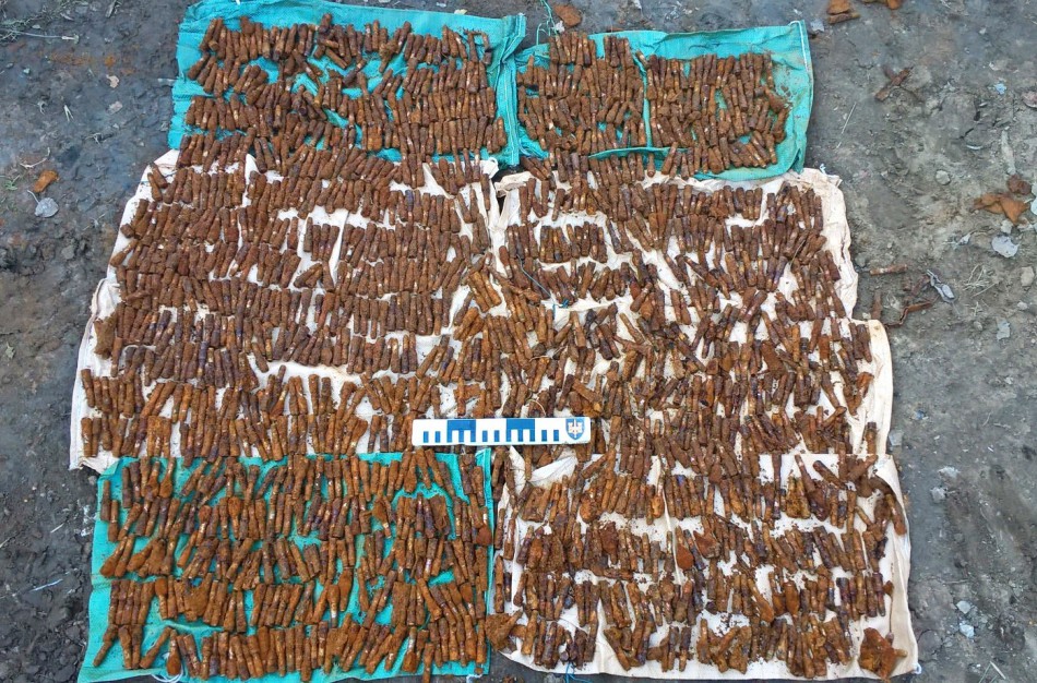 Inžinerijos bataliono Sprogmenų neutralizavimo kuopos specialistų laimikis – beveik 5 tūkst. rankinių granatų sprogdiklių