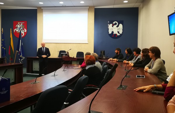 Šiltai sutikti Erasmus+ programos projekto „Take the e+train“  dalyviai 