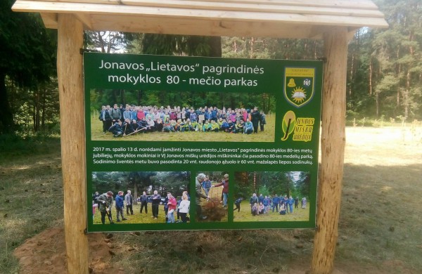 Vandalai suniokojo „Lietavos: 80“ parką