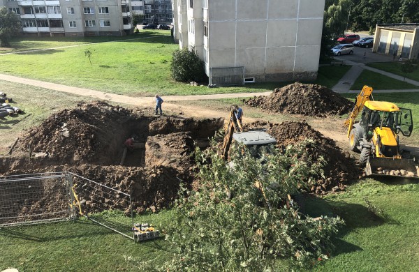 A.Kulviečio g. skendi purvyne – mėnesį vėluoja gerbūvio atstatymo darbai