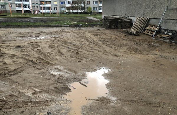 A.Kulviečio g. skendi purvyne – mėnesį vėluoja gerbūvio atstatymo darbai