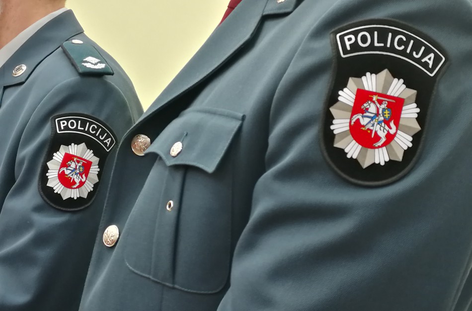    Vakar darbo netrūko ir policijai, ir ugniagesiams