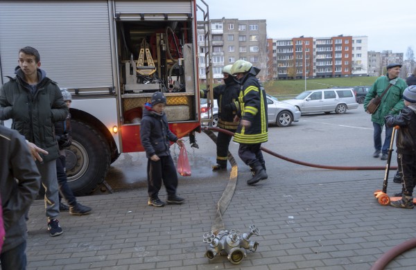 Tarnybos skubėjo į prekybos centrą Norfa