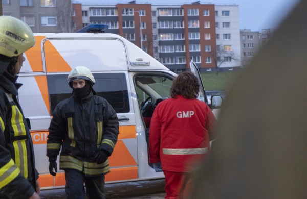 Tarnybos skubėjo į prekybos centrą Norfa