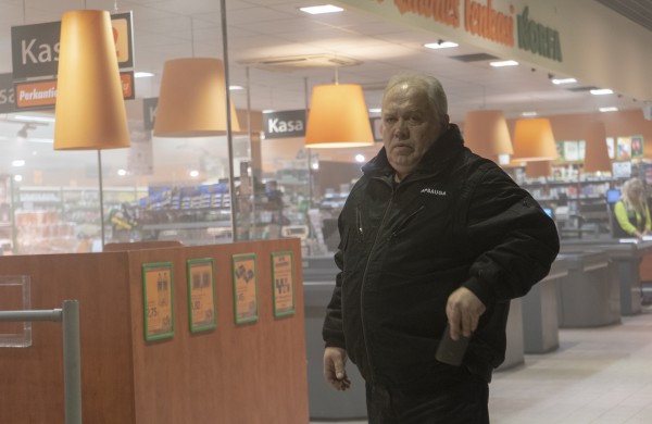 Tarnybos skubėjo į prekybos centrą Norfa