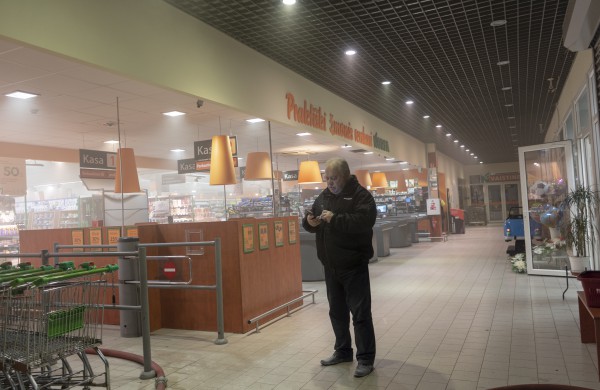 Tarnybos skubėjo į prekybos centrą Norfa