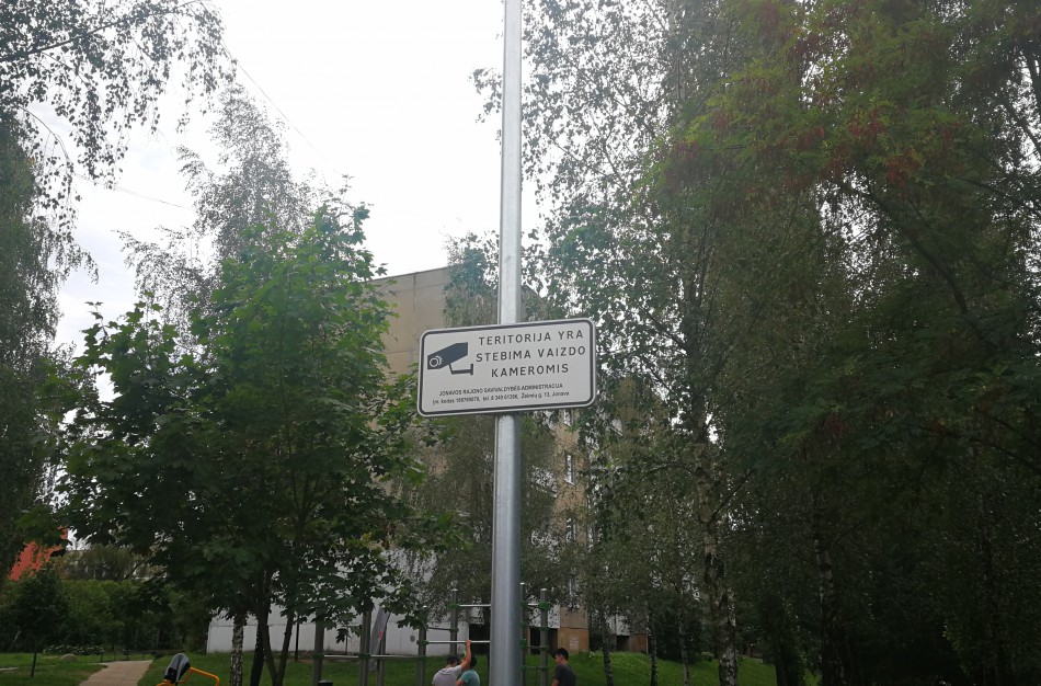 Jonavietis: „Ar vaizdo stebėjimo kameros vis dar stebi?“