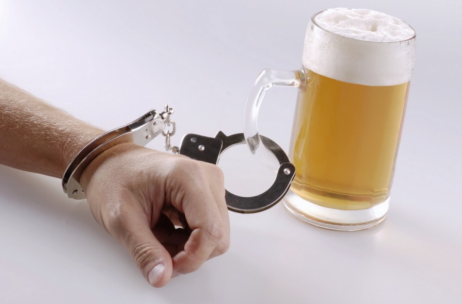 Seime registruotas siūlymas uždrausti alkoholį „bambaliuose“