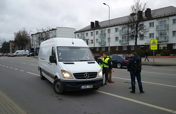 Jonavoje surengta akcija skirta Pasaulinei dienai žuvusiems eismo įvykiuose atminti